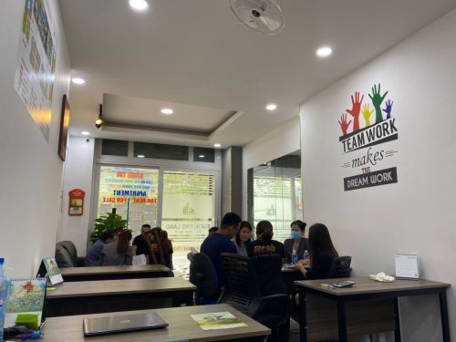 Khách hàng giao dịch nhộn nhịp sau tết Tân Sửu